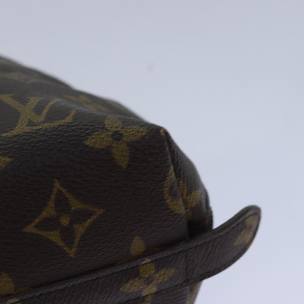 LOUIS VUITTON Monogram Trousse Demi Ronde Cosmetic Pouch M47520 LV Auth 78651