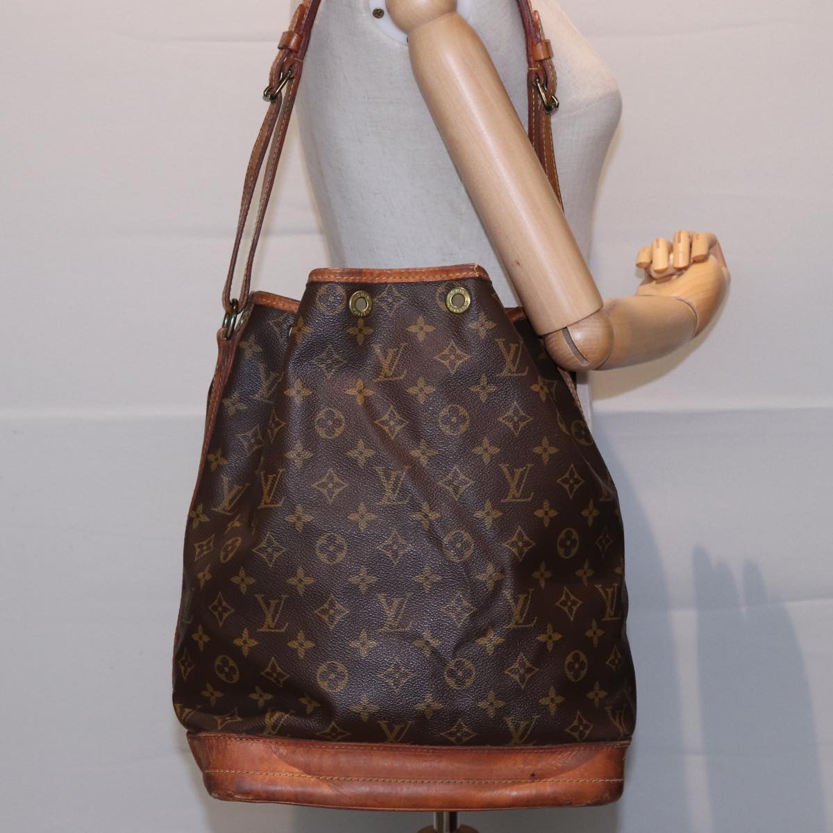 LOUIS VUITTON Monogram Noe Shoulder Bag M42224 LV Auth 78708