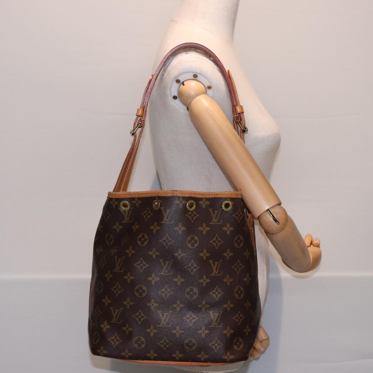 LOUIS VUITTON Monogram Petit Noe Shoulder Bag M42226 LV Auth 78711