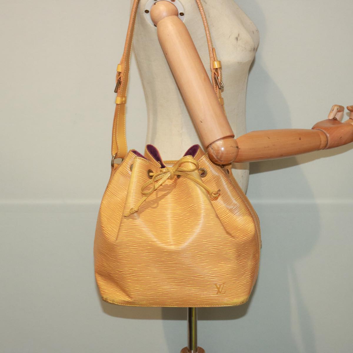 LOUIS VUITTON Epi Petit Noe Shoulder Bag Tassili Yellow M44109 LV Auth 78743