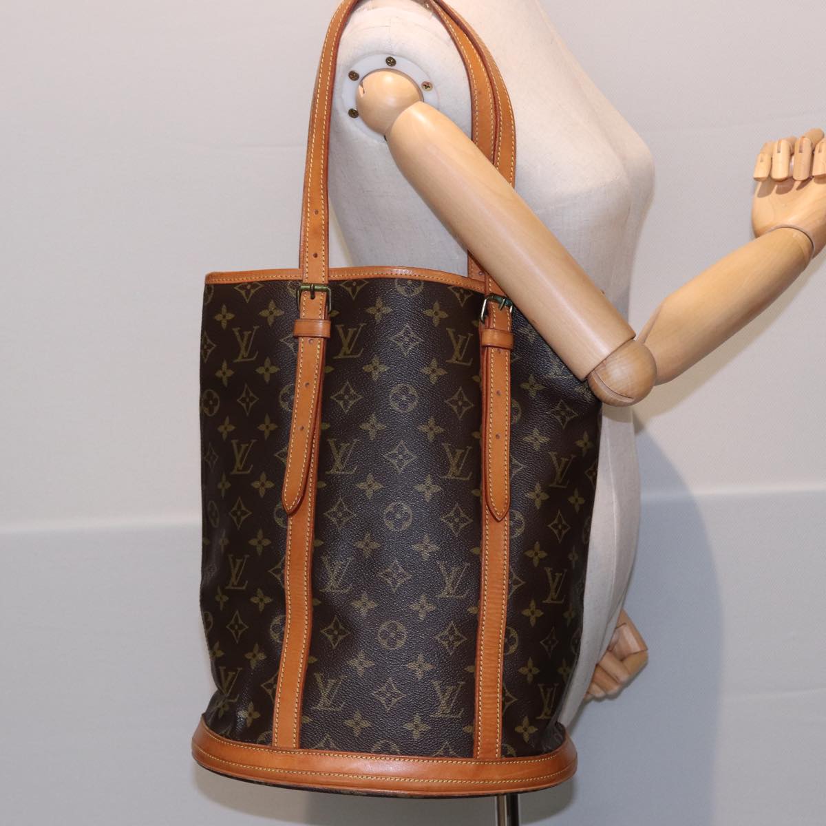 LOUIS VUITTON Monogram Bucket GM Shoulder Bag Vintage M42236 LV Auth 78749