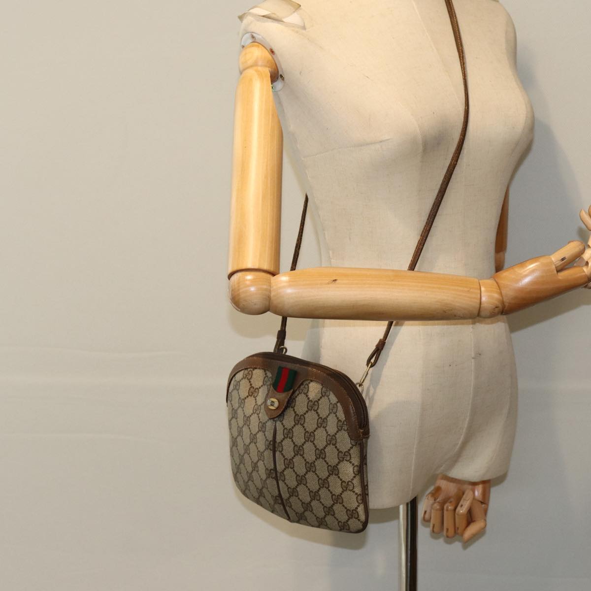 GUCCI Web Sherry Line GG Supreme Shoulder Bag PVC Beige 904 02 047 Auth 78759