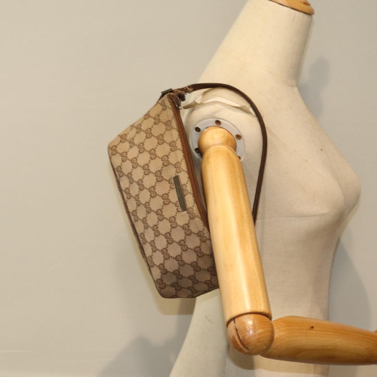 GUCCI GG Canvas Pouch Beige 039 1103 Auth 78760