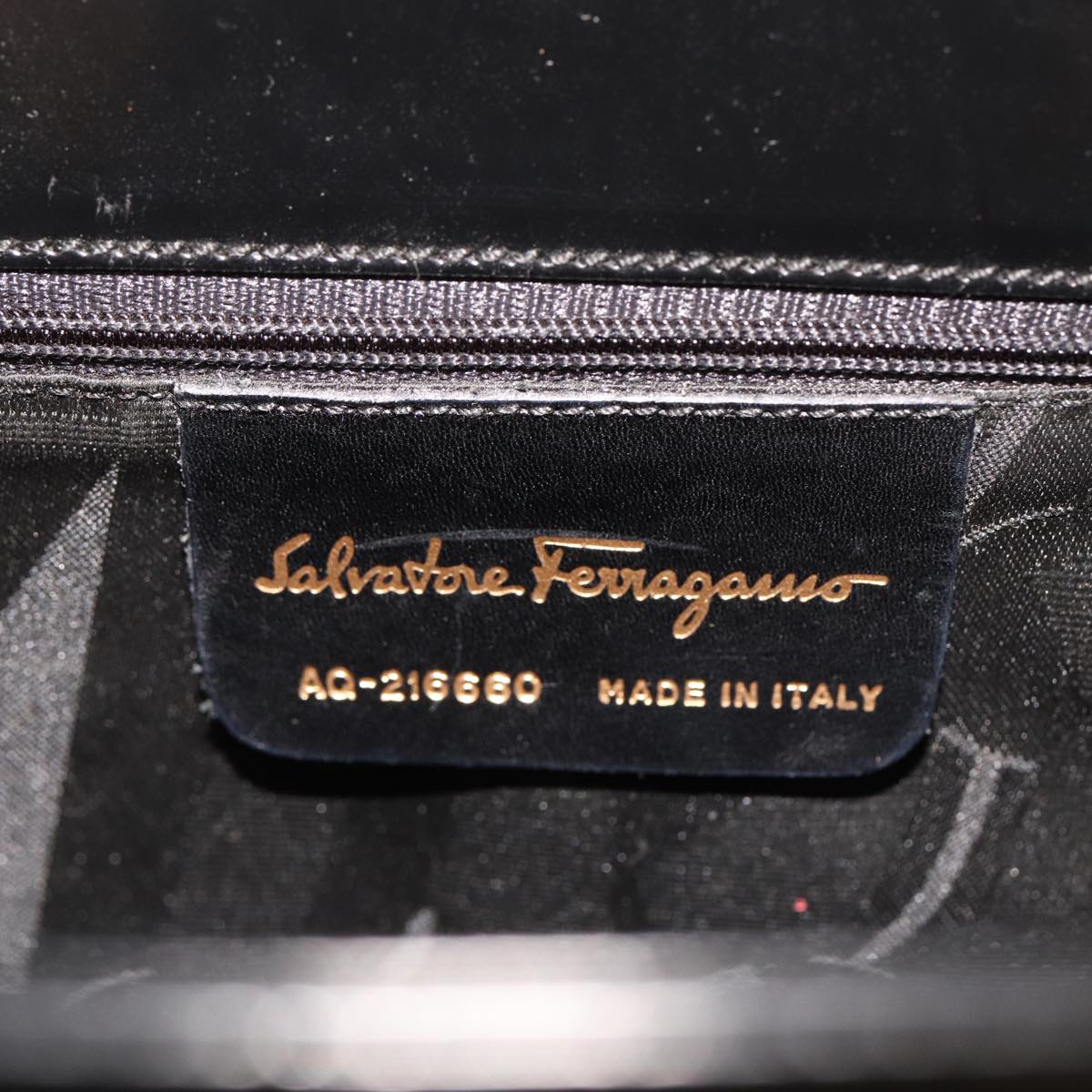 Salvatore Ferragamo Gancini Shoulder Bag Enamel Black Auth 78769