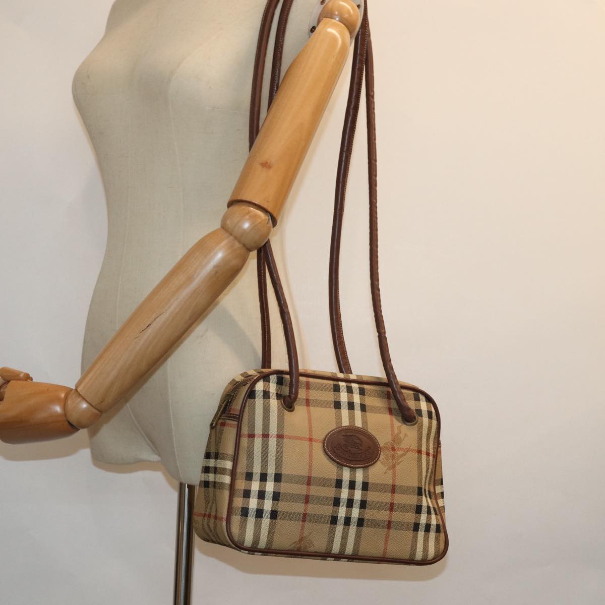 Burberrys Nova Check Shoulder Bag PVC Leather Beige Auth 78850