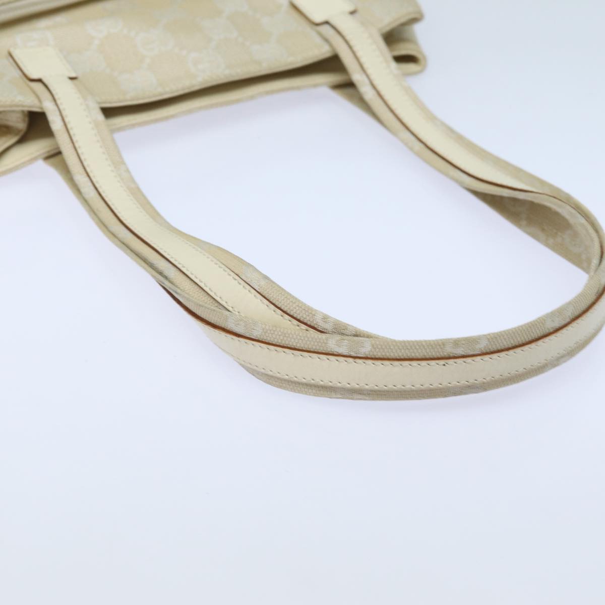 GUCCI GG Canvas Shoulder Bag White 002 1075 Auth 78892