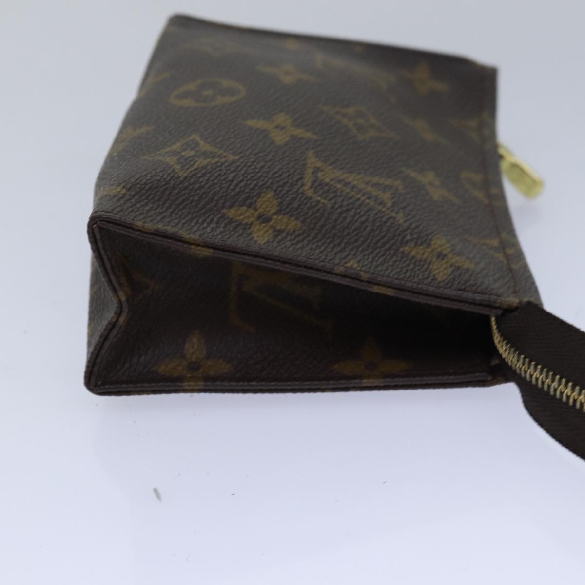 LOUIS VUITTON Monogram Poche Toilette 15 Pouch M47546 LV Auth 78953