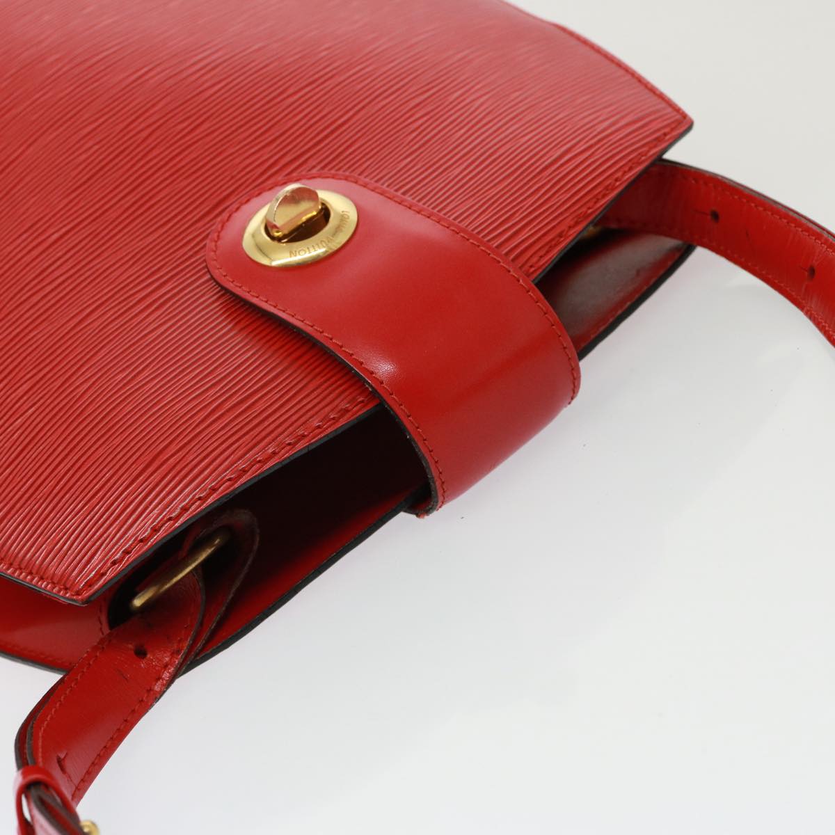 LOUIS VUITTON Epi Cluny Shoulder Bag Red M52257 LV Auth 79051