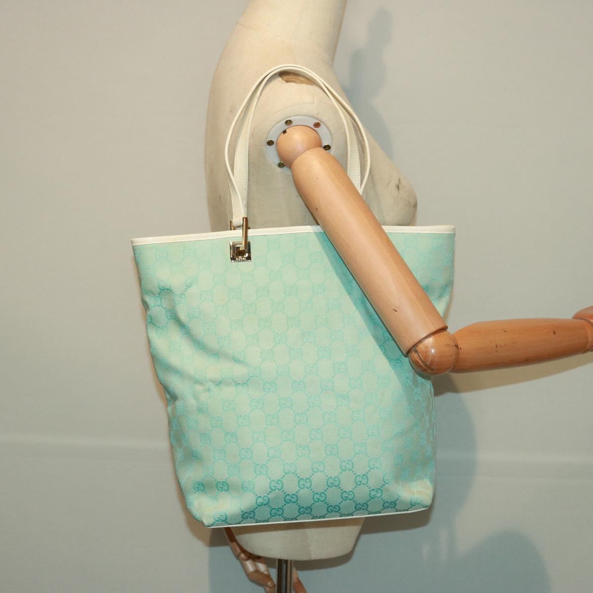 GUCCI GG Canvas Shoulder Bag Light Blue 002 1098 Auth 79099