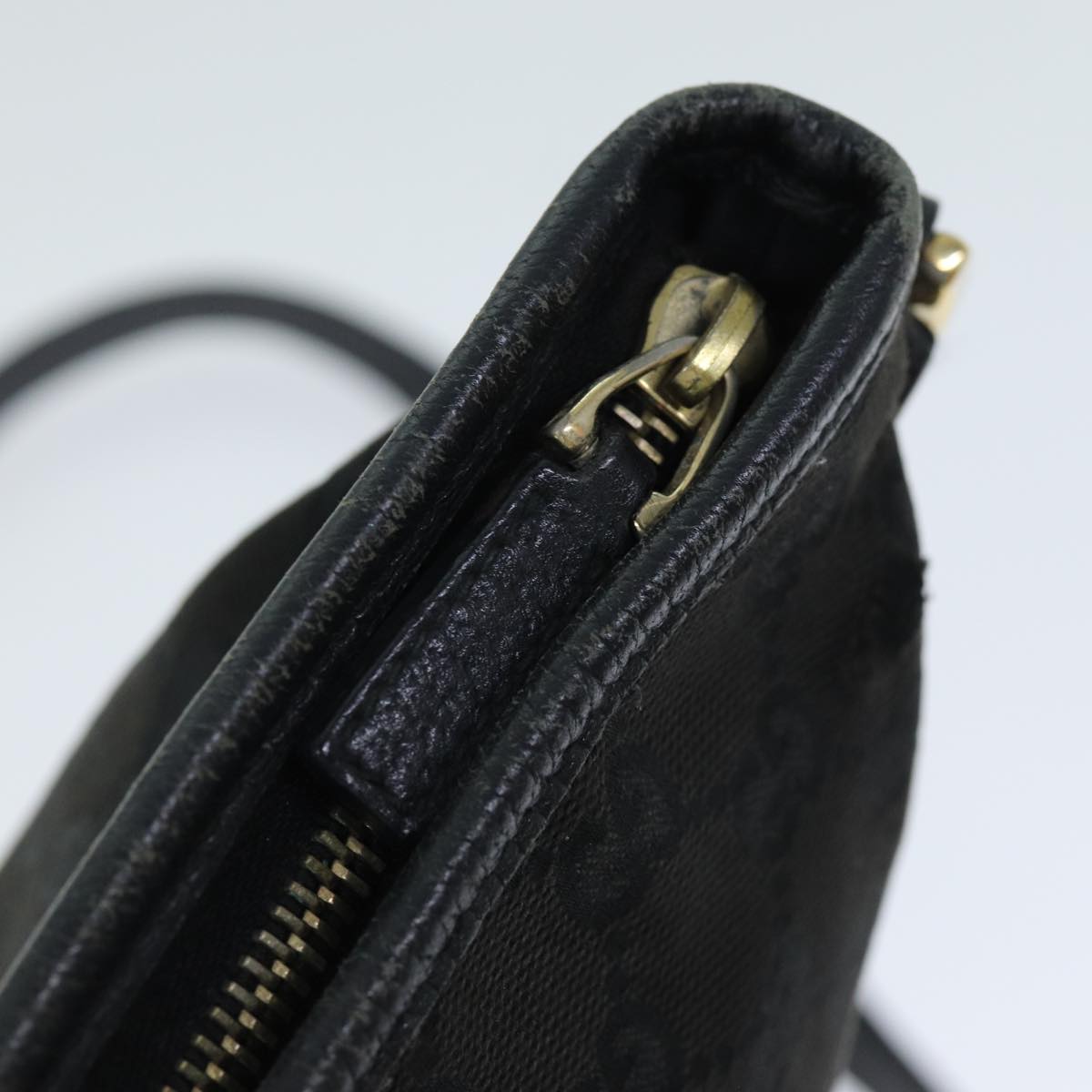 GUCCI GG Canvas Shoulder Bag Black 131326 Auth 79173