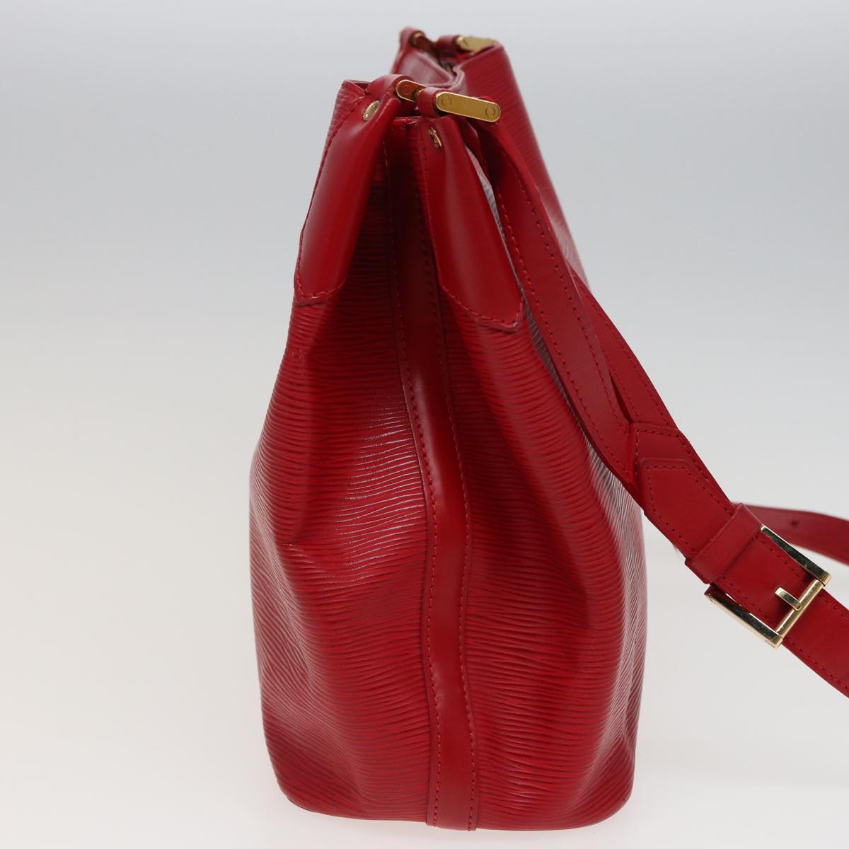 LOUIS VUITTON Epi Mandala MM Shoulder Bag Red M5889E LV Auth 79252