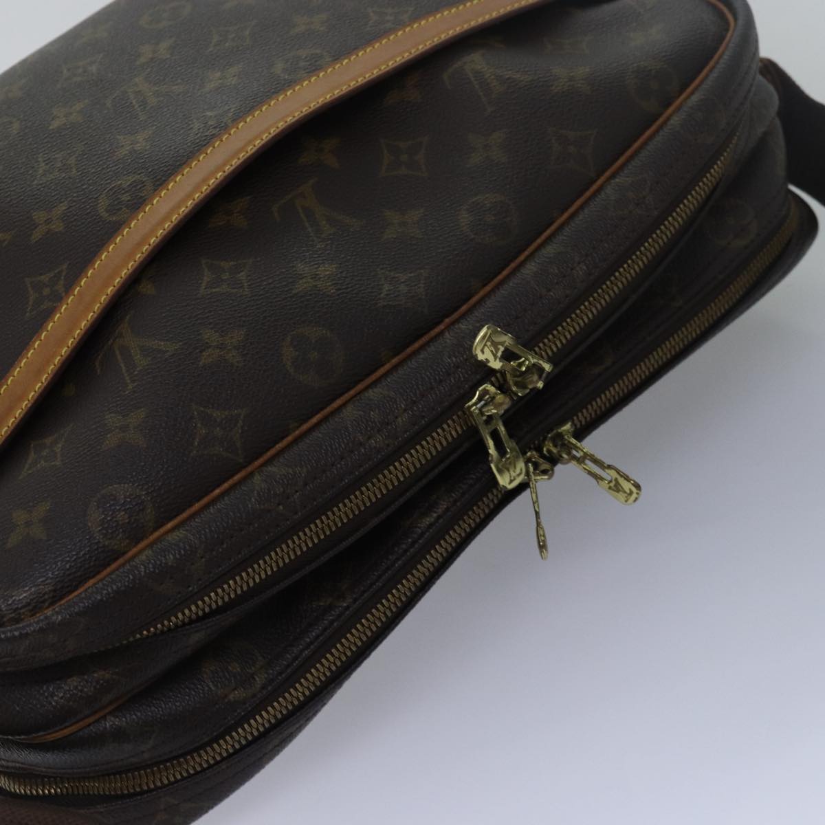 LOUIS VUITTON Monogram Reporter GM Shoulder Bag M45252 LV Auth 79270