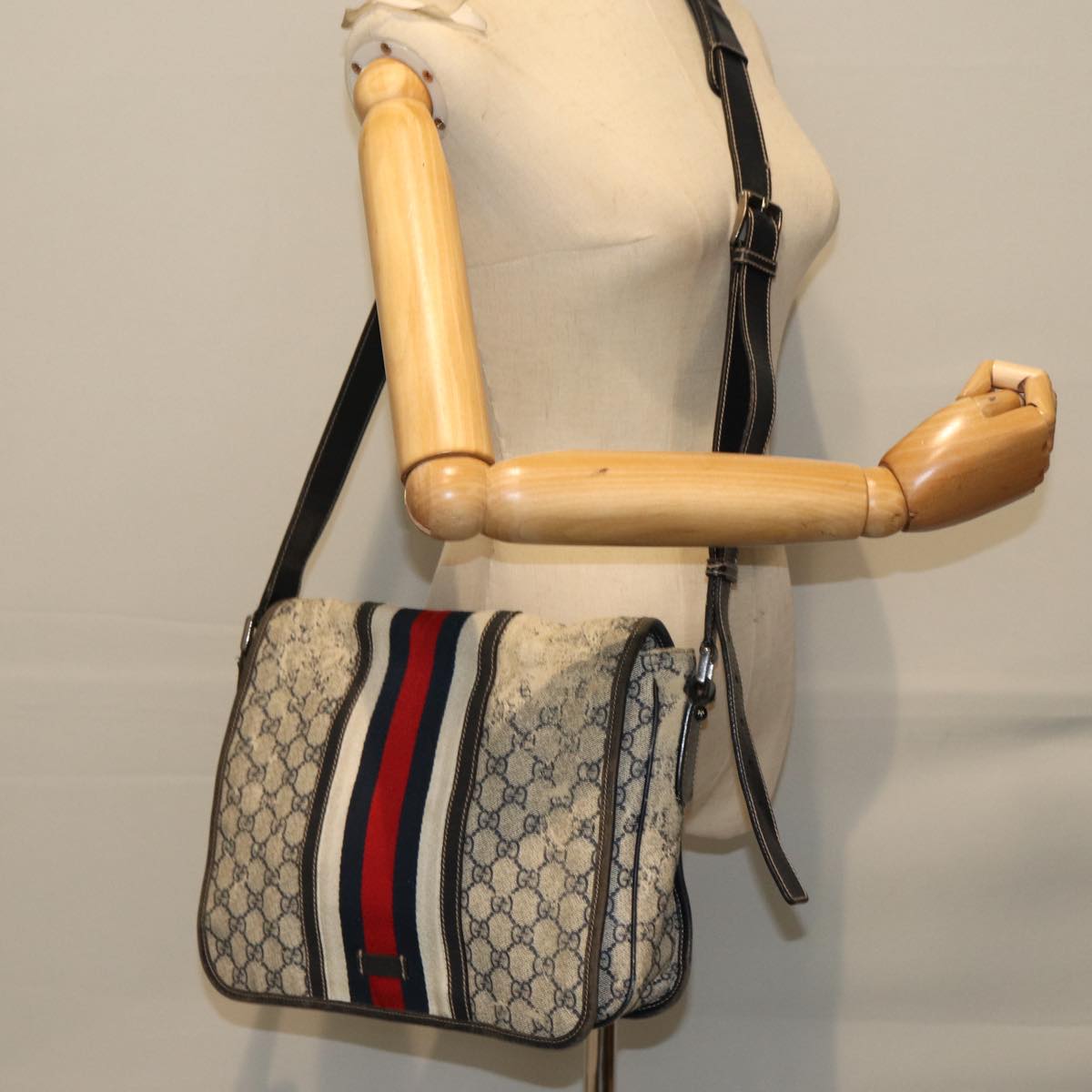 GUCCI GG Supreme Sherry Line Shoulder Bag PVC Leather Beige Navy Auth 79288