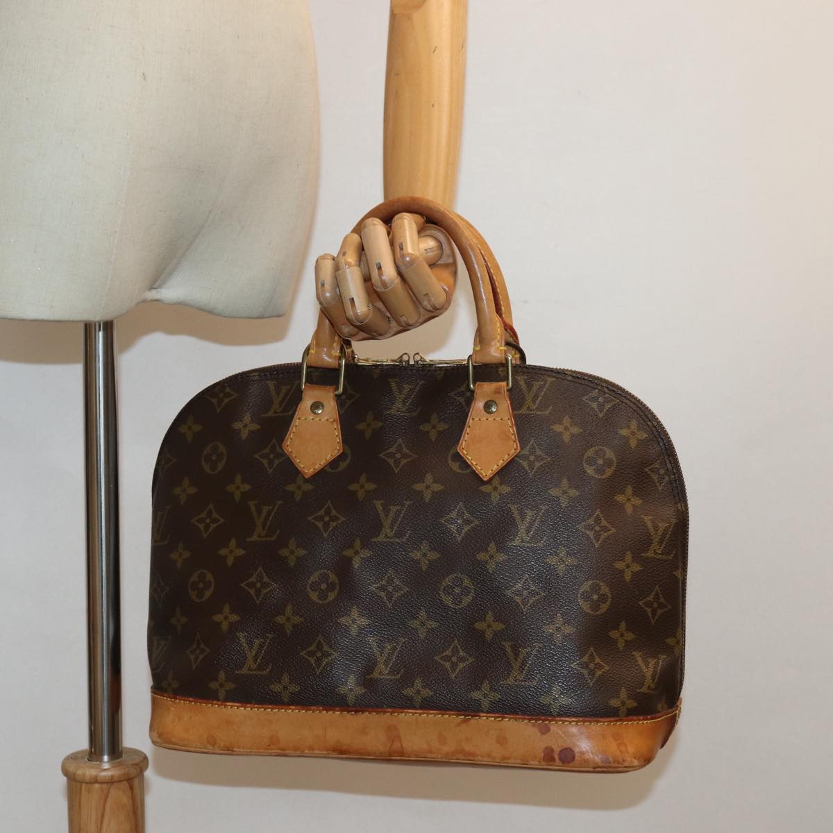 LOUIS VUITTON Monogram Alma Hand Bag M51130 LV Auth 79341