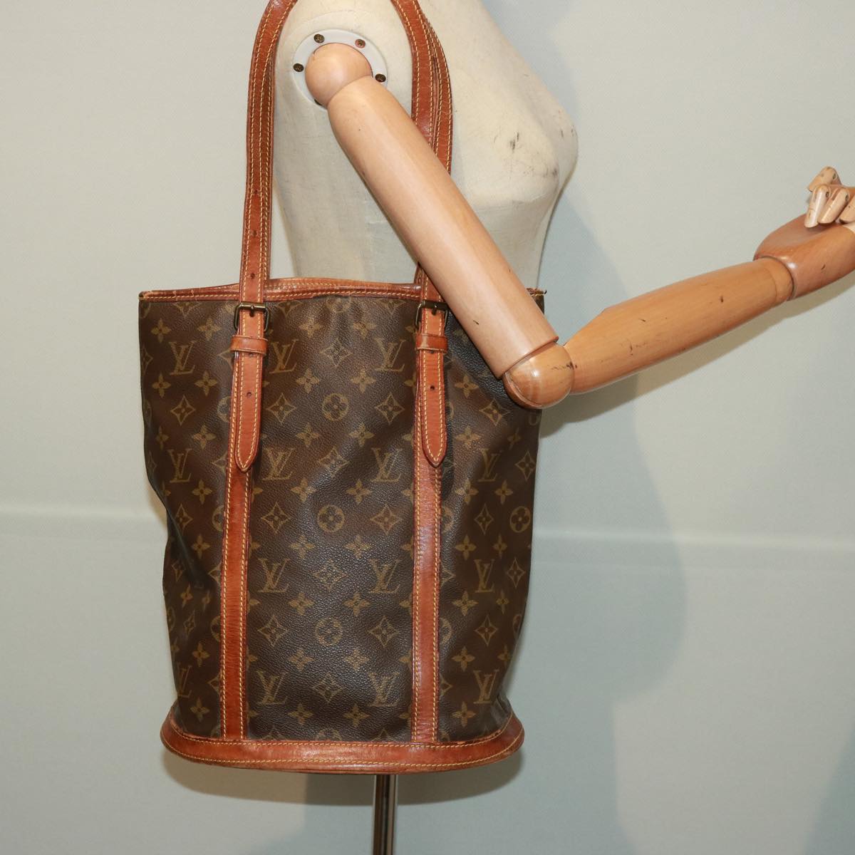 LOUIS VUITTON Monogram Bucket GM Shoulder Bag M42236 LV Auth 79372