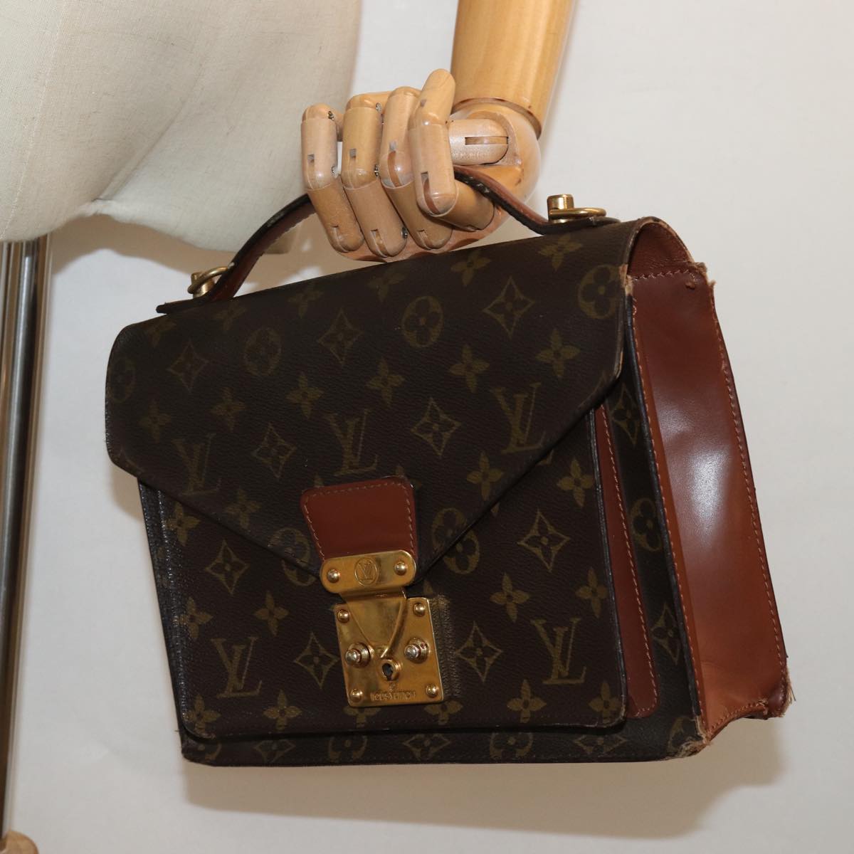 LOUIS VUITTON Monogram Monceau 26 Shoulder Bag M51187 LV Auth 79383