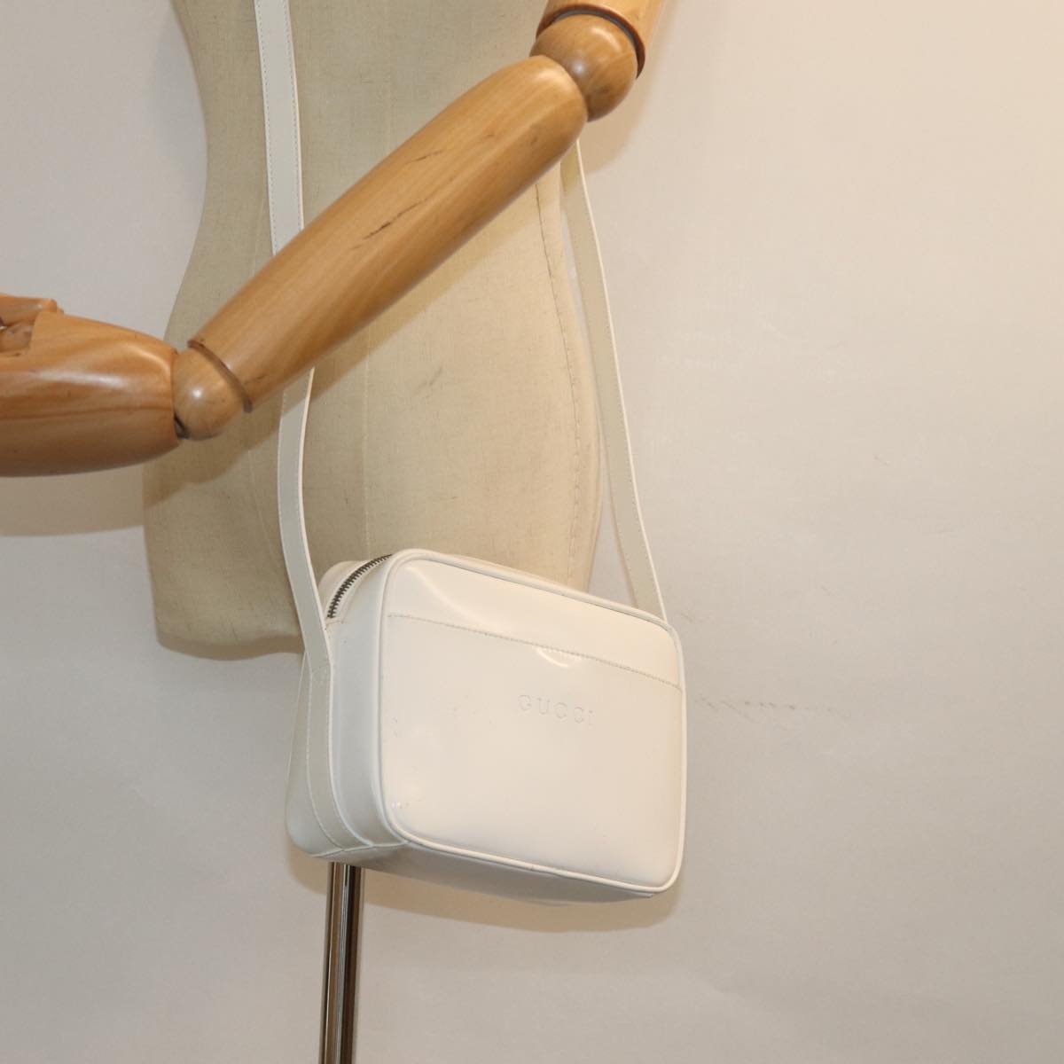 GUCCI Bamboo Shoulder Bag Enamel White 001 2046 3007 Auth 79480