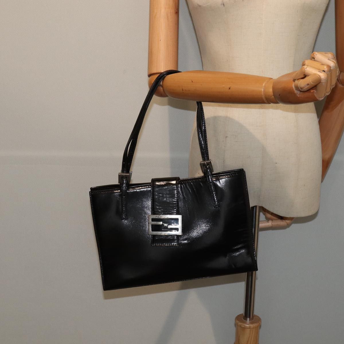 FENDI Hand Bag Enamel Black Auth 79573