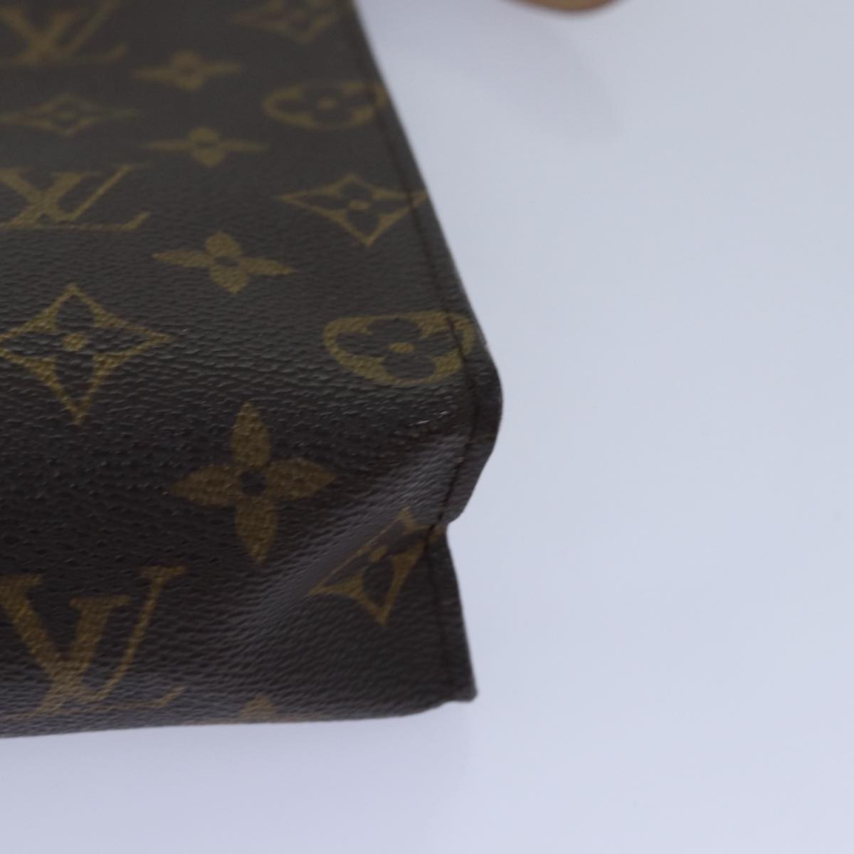 LOUIS VUITTON Monogram Poche Toilette 26 Pouch M47542 LV Auth 79592