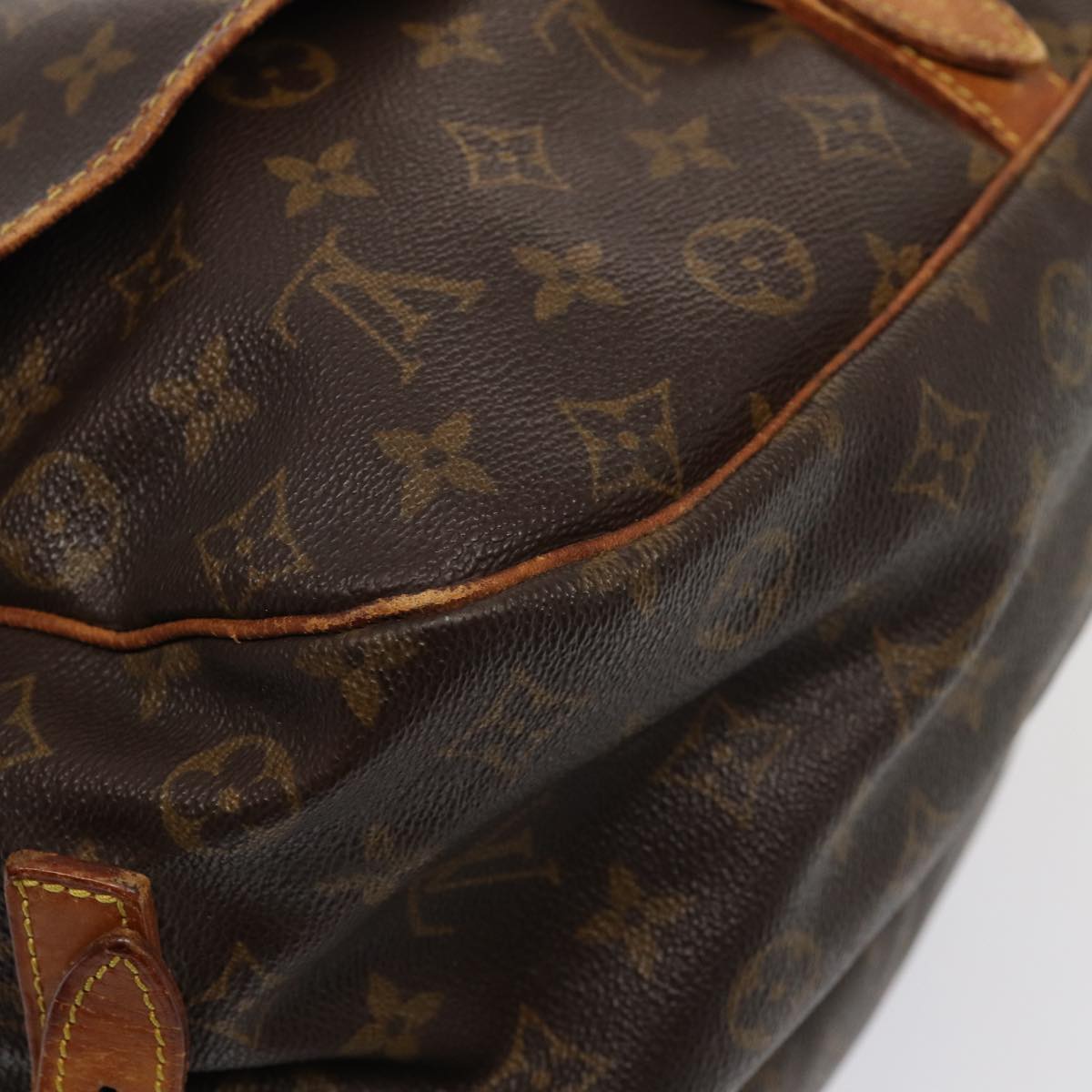 LOUIS VUITTON Monogram Saumur 35 Shoulder Bag M42254 LV Auth 79678