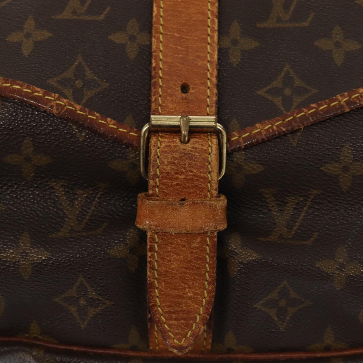 LOUIS VUITTON Monogram Saumur 35 Shoulder Bag M42254 LV Auth 79678