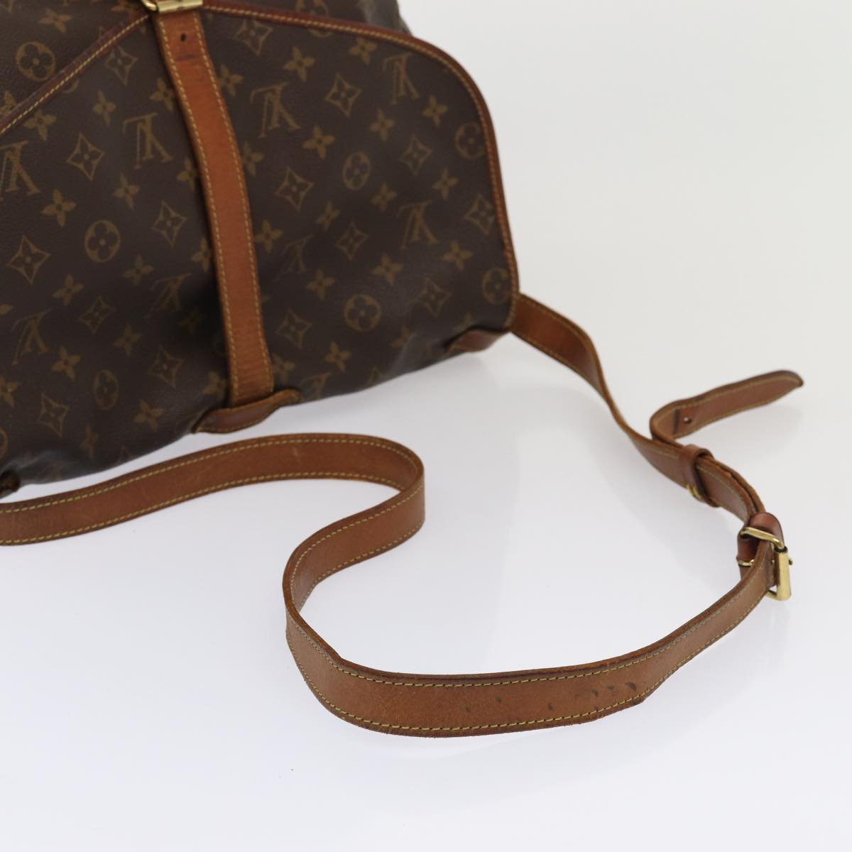 LOUIS VUITTON Monogram Saumur 35 Shoulder Bag M42254 LV Auth 79697