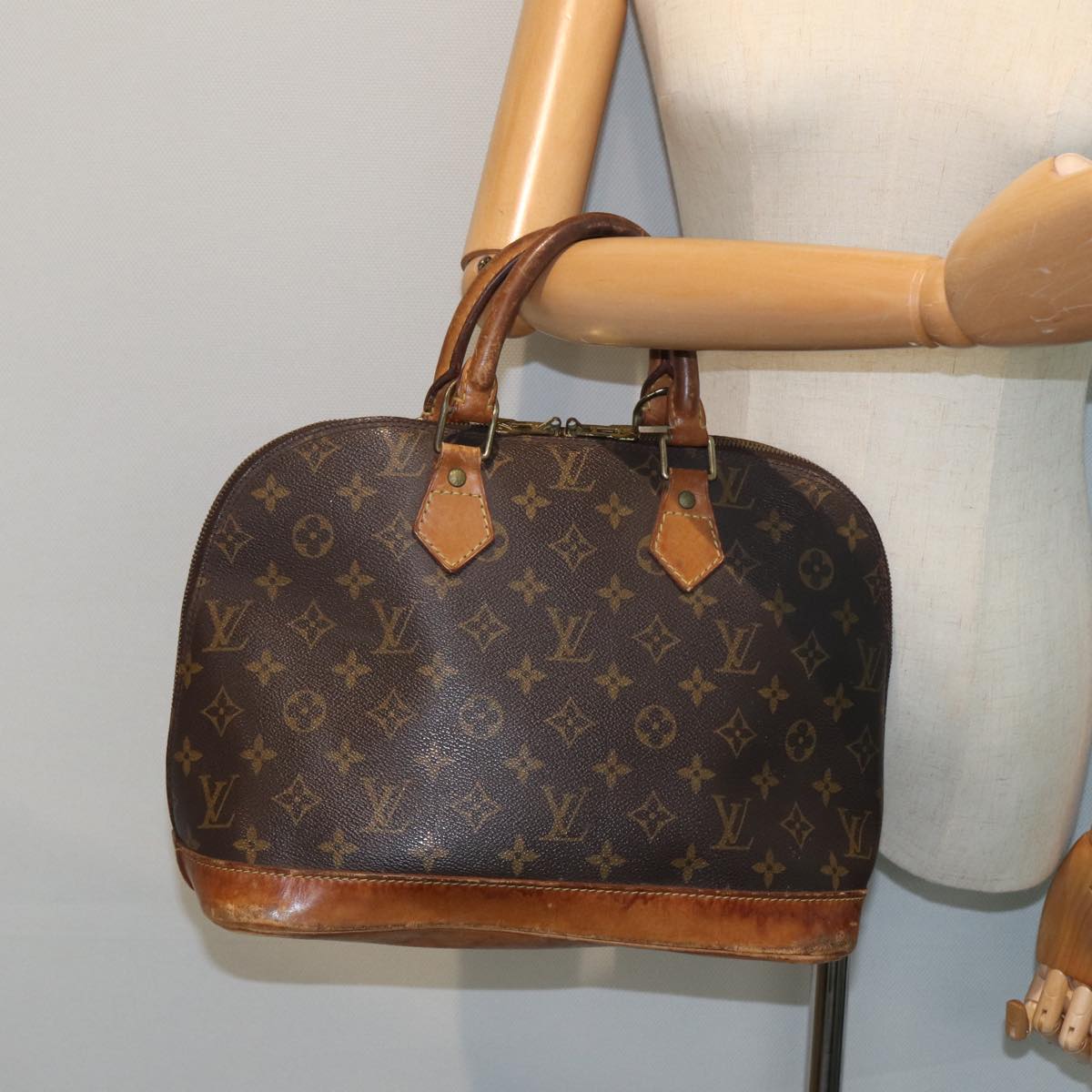 LOUIS VUITTON Monogram Alma Hand Bag M51130 LV Auth 79715