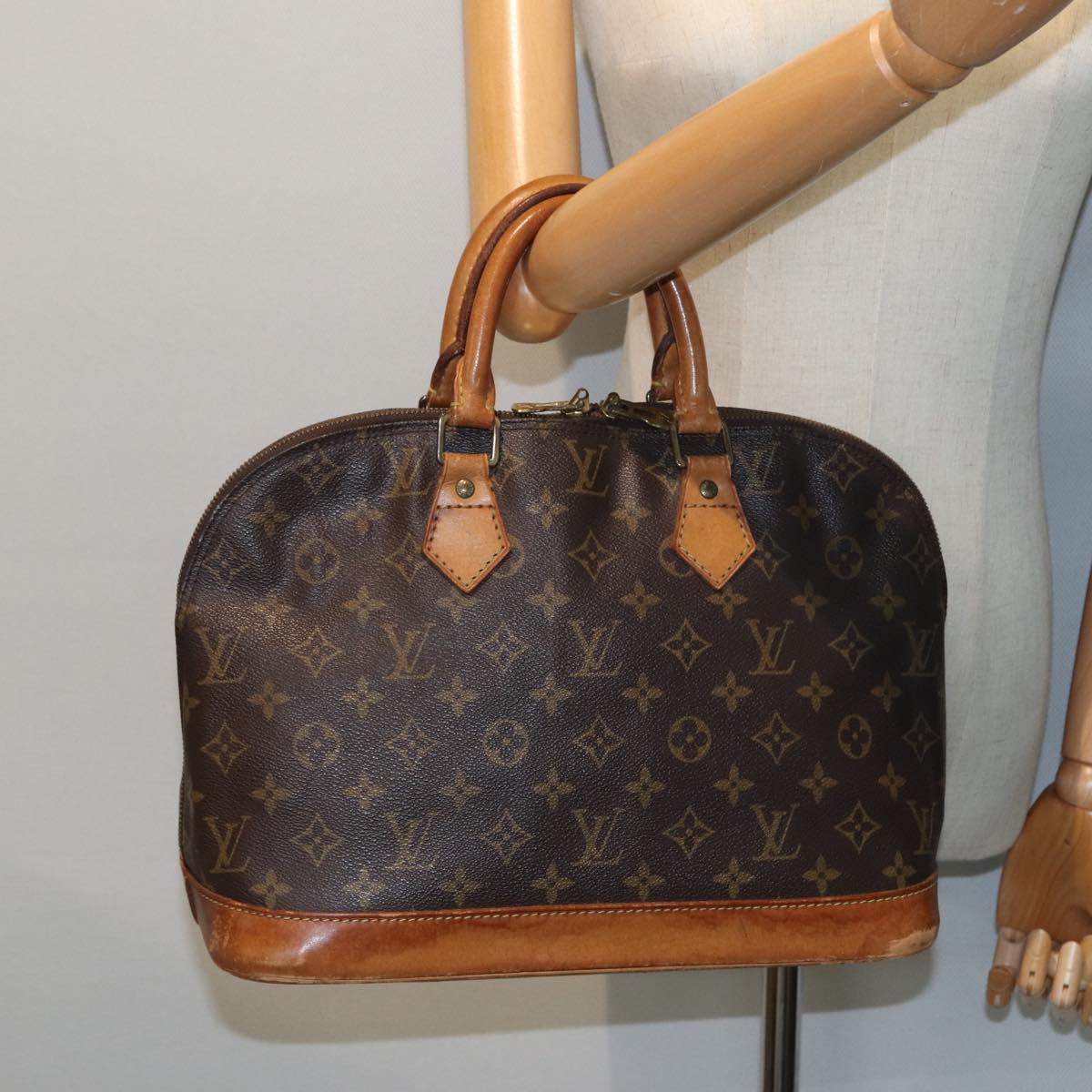 LOUIS VUITTON Monogram Alma Hand Bag M51130 LV Auth 79717