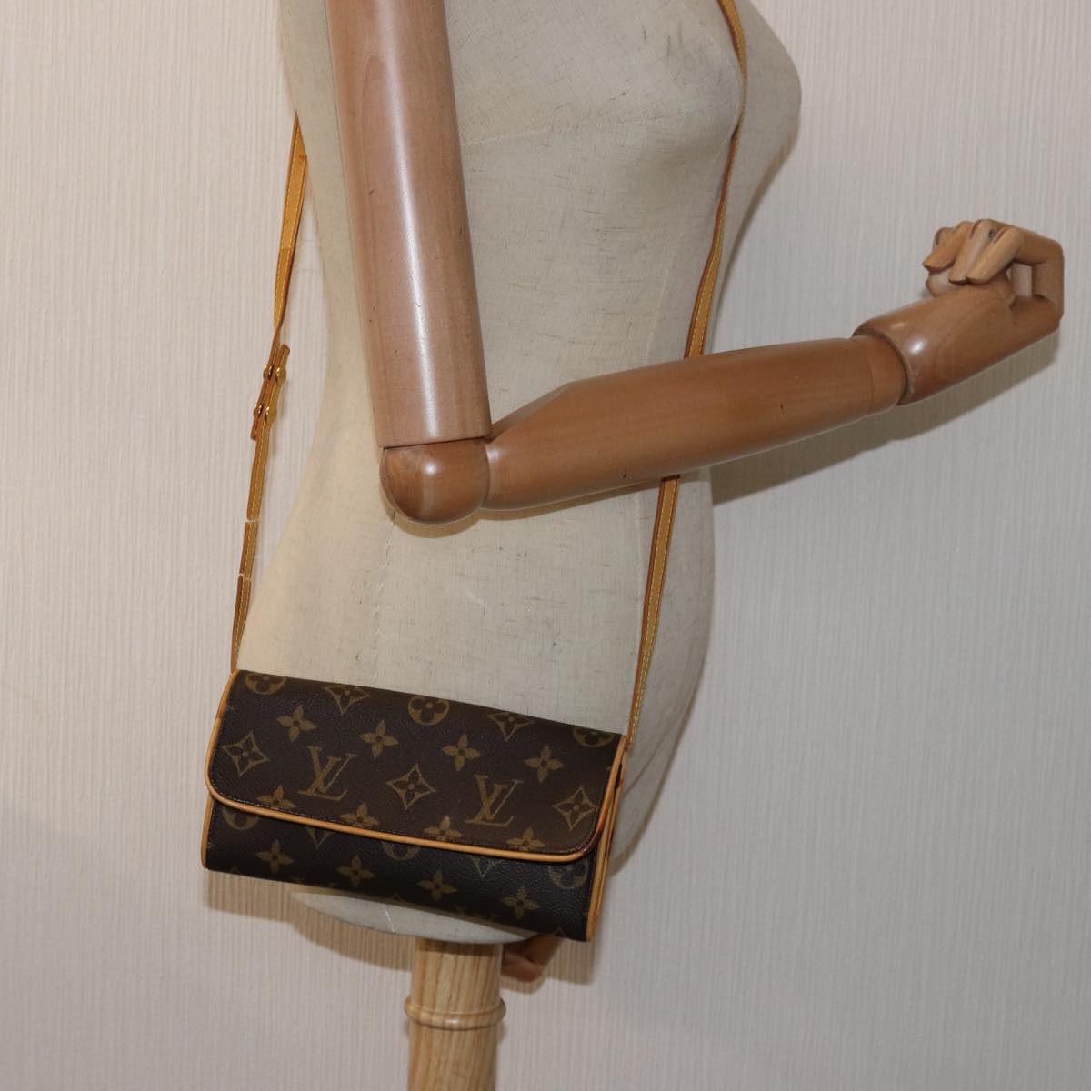 LOUIS VUITTON Monogram Pochette Twin PM Shoulder Bag M51854 LV Auth 79810