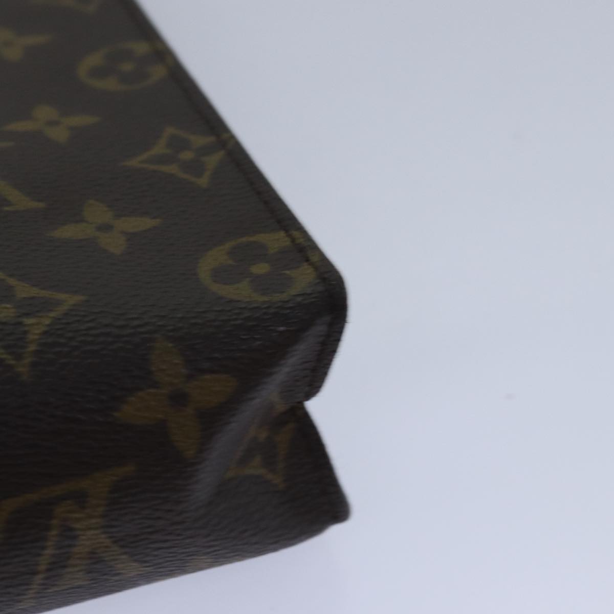 LOUIS VUITTON Monogram Poche Toilette 26 Pouch M47542 LV Auth 79928