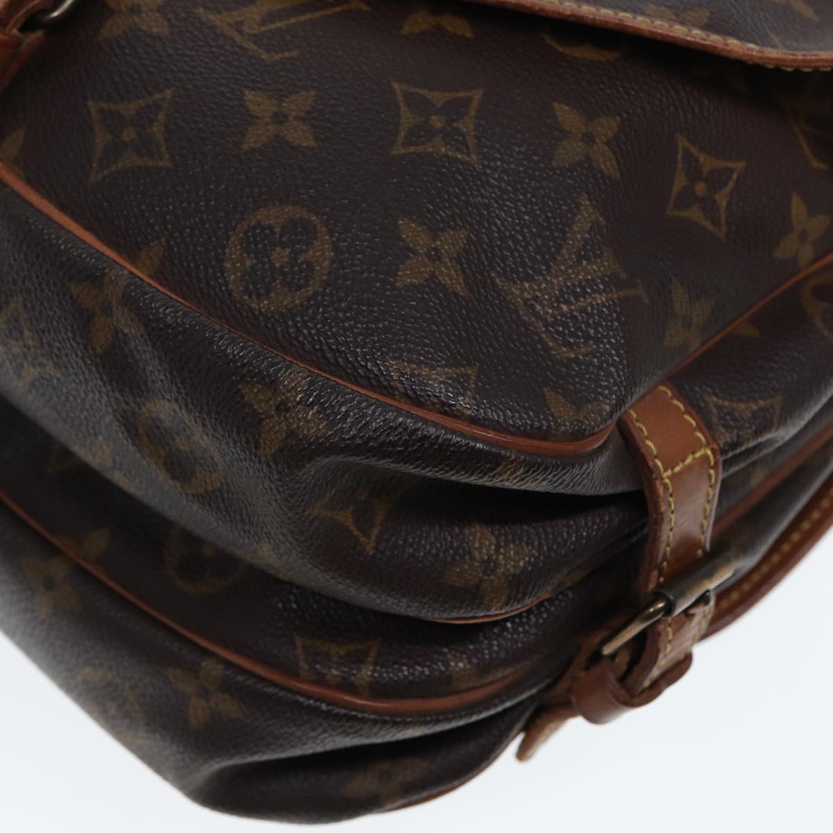 LOUIS VUITTON Monogram Saumur 30 Shoulder Bag M42256 LV Auth 79967