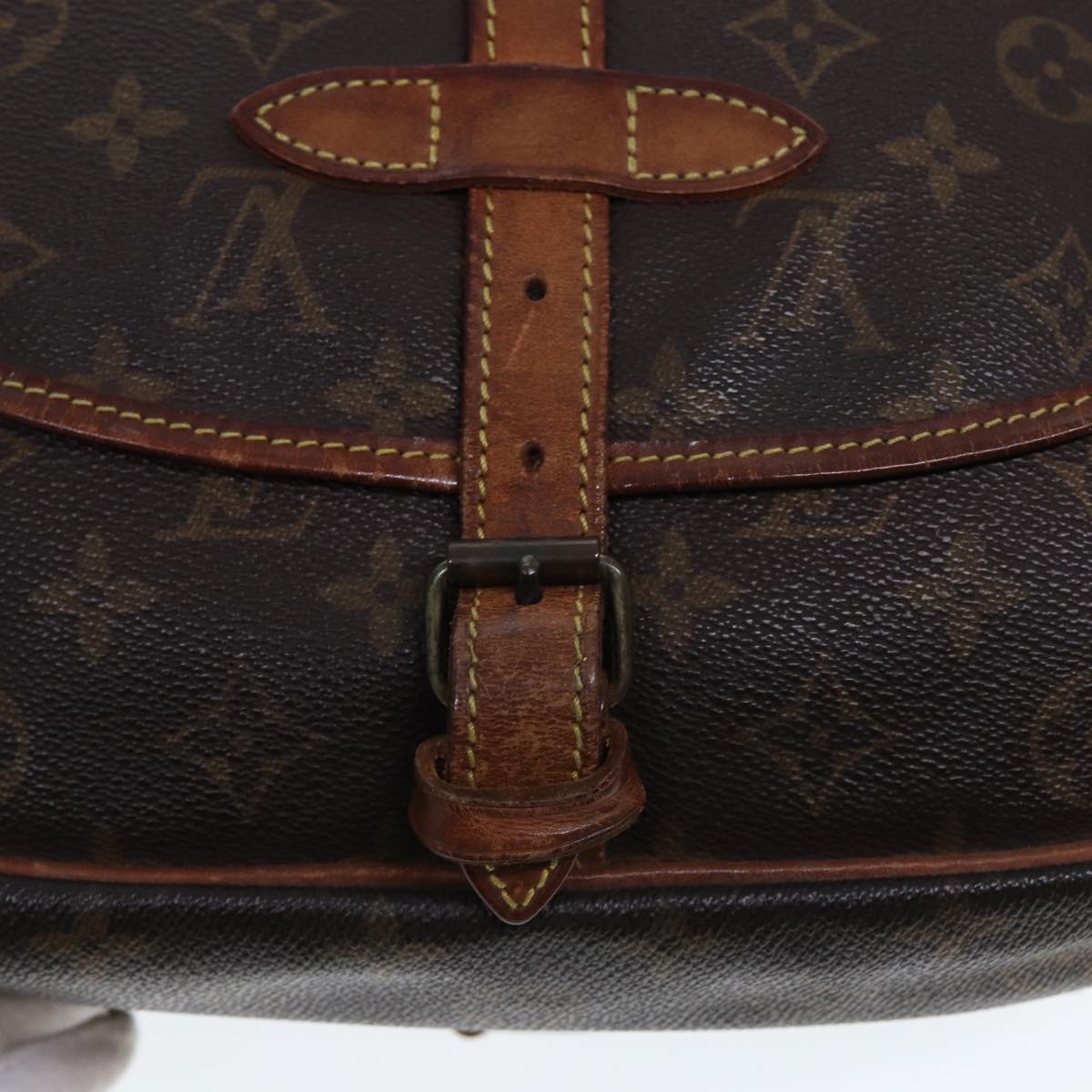 LOUIS VUITTON Monogram Saumur 30 Shoulder Bag M42256 LV Auth 79967