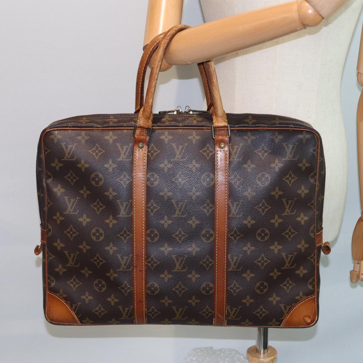 LOUIS VUITTON Monogram Porte Documents Voyage Hand Bag M53361 Auth 80045