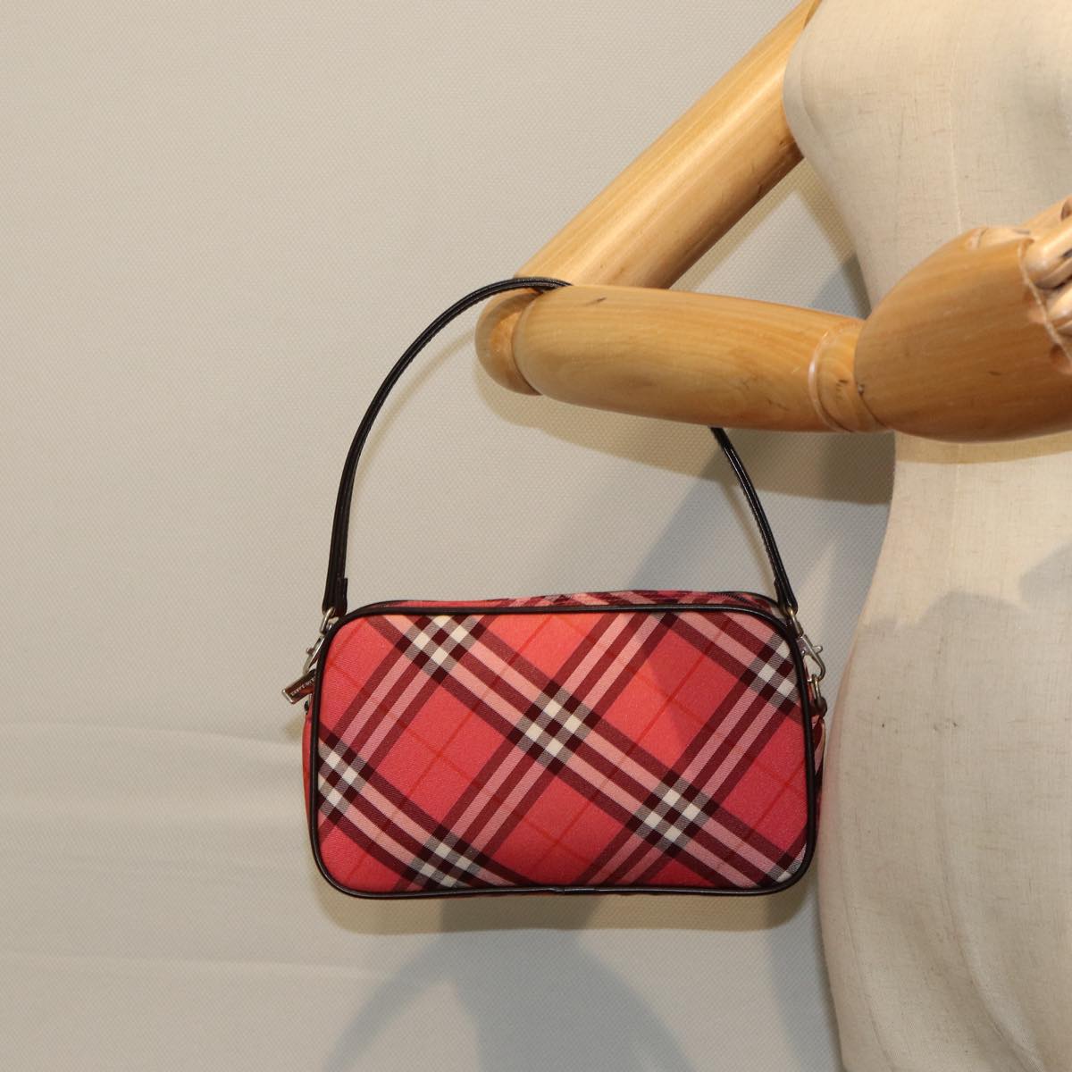 BURBERRY Nova Check Blue Label Hand Bag Nylon Red Auth 80234