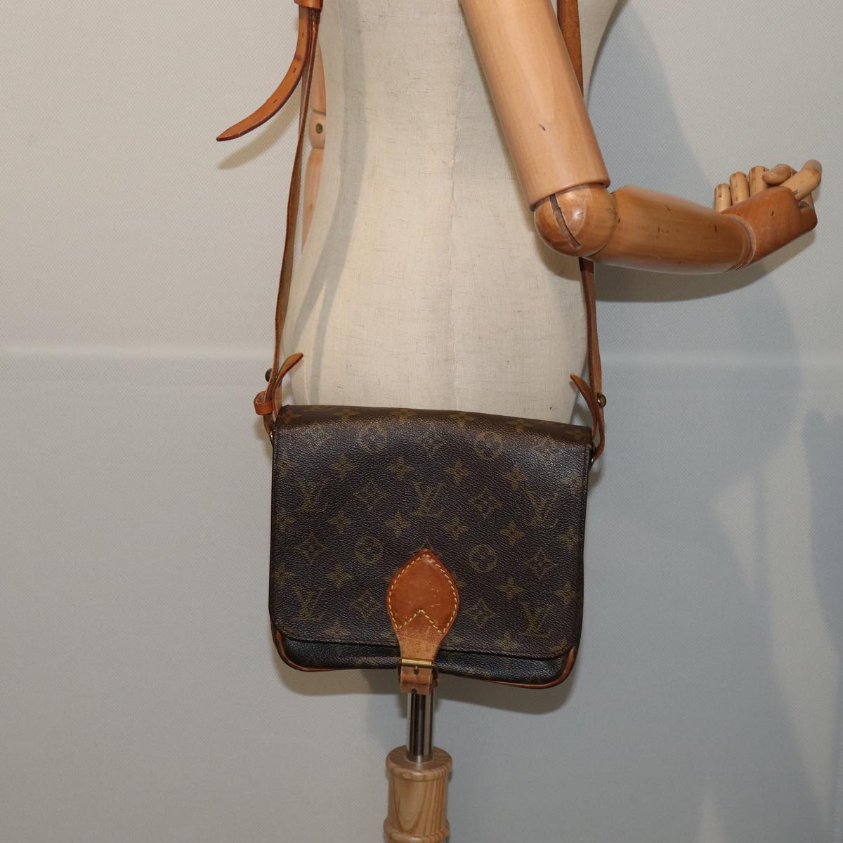 LOUIS VUITTON Monogram Cartouchiere MM Shoulder Bag M51253 LV Auth 80328