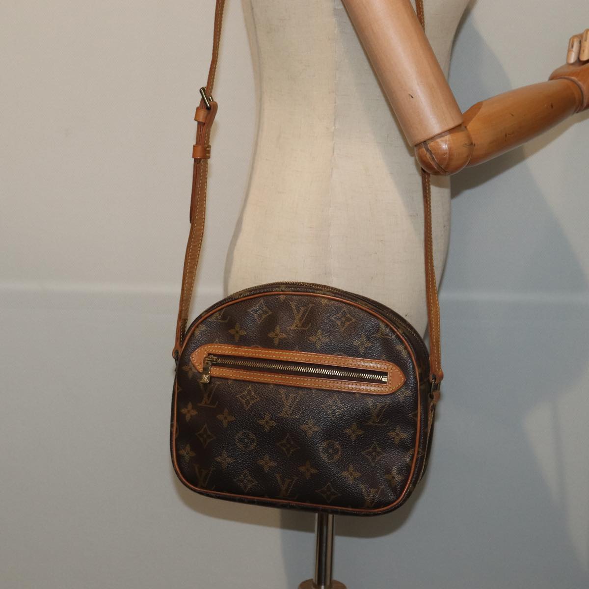 LOUIS VUITTON Monogram Senlis Shoulder Bag M51222 LV Auth 80335