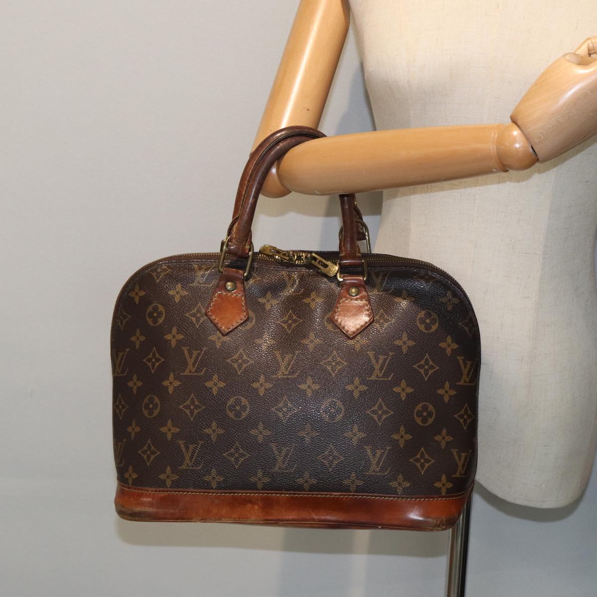 LOUIS VUITTON Monogram Alma Hand Bag M51130 LV Auth 80409