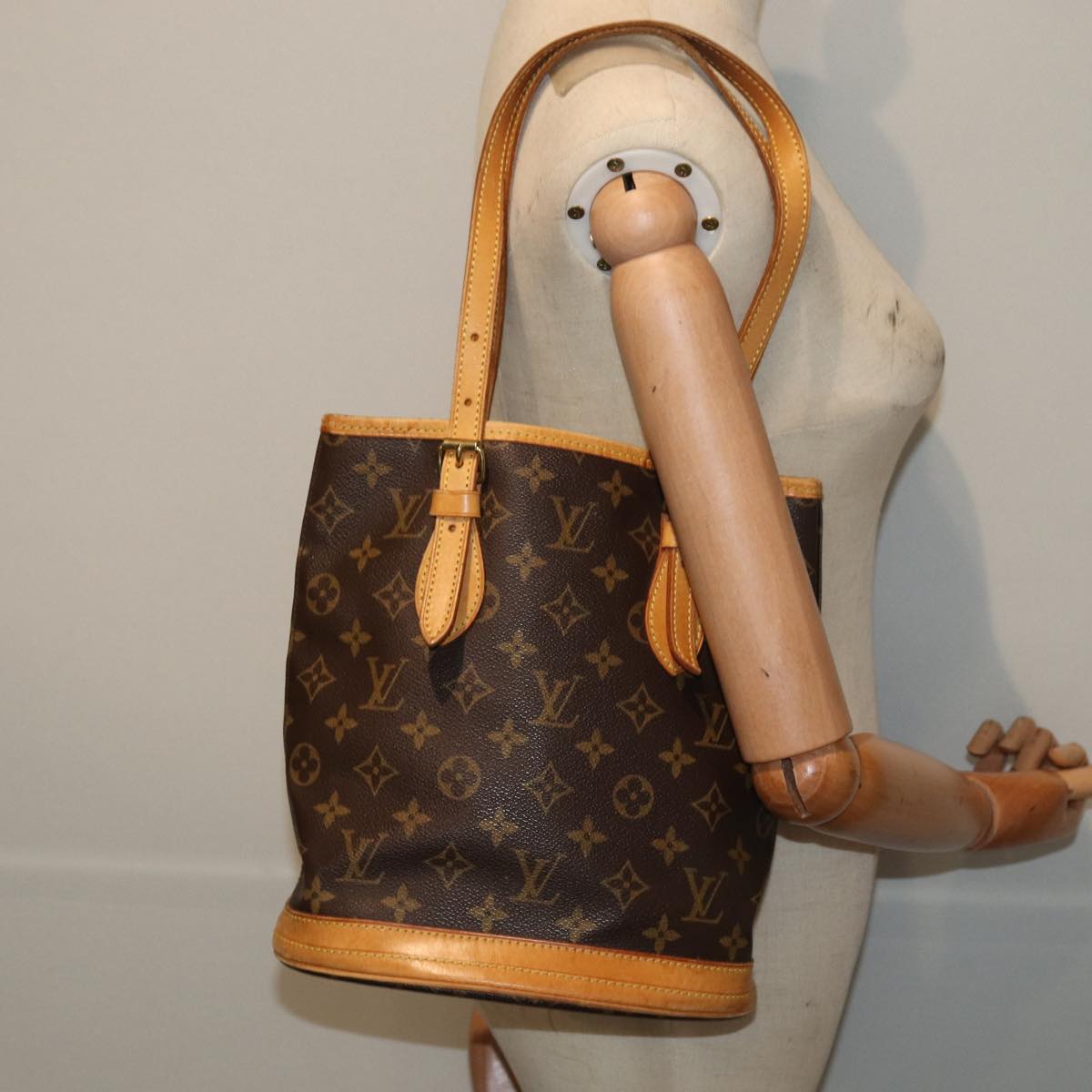 LOUIS VUITTON Monogram Bucket PM Shoulder Bag M42238 LV Auth 80410