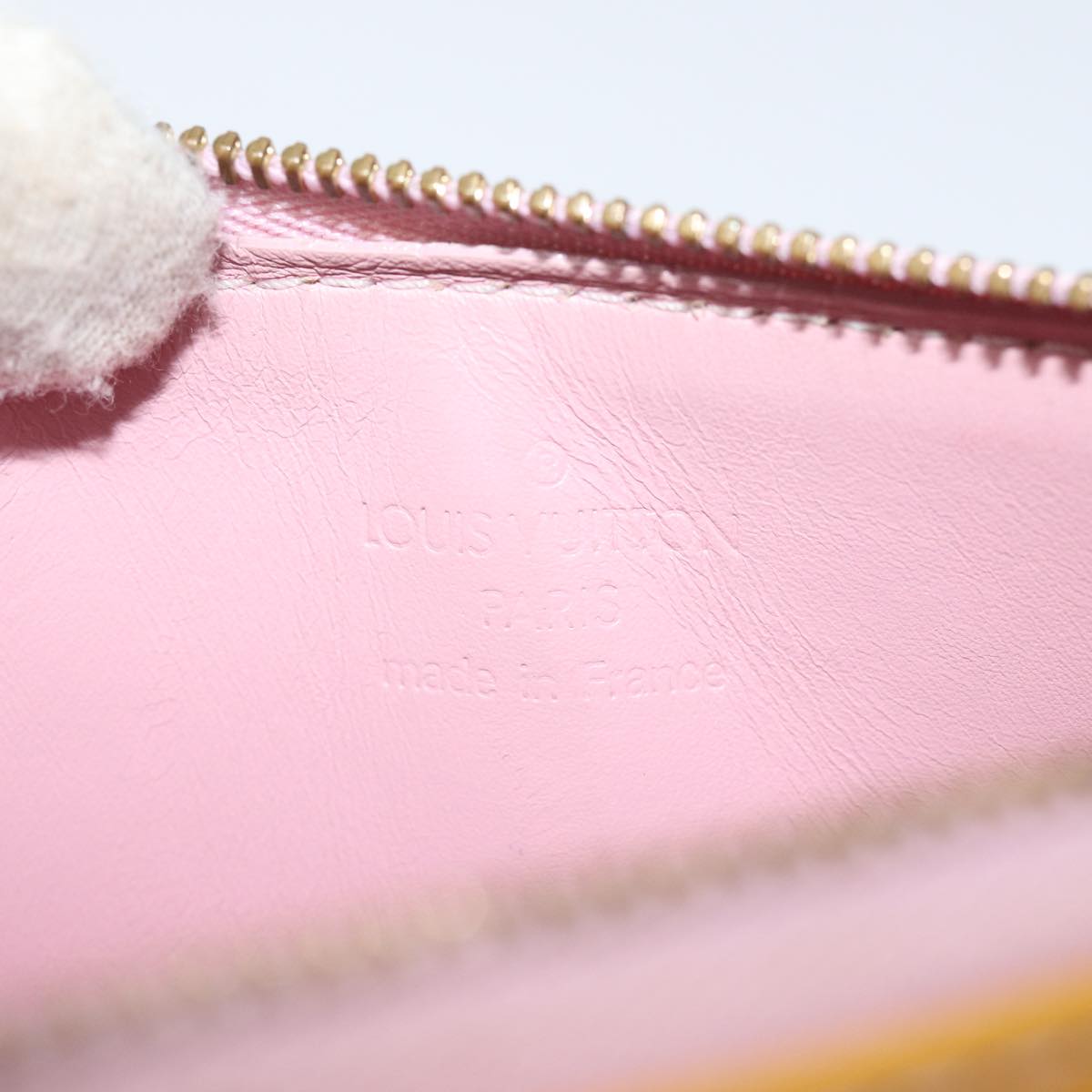 LOUIS VUITTON Vernis Lexington Pouch Marshmallow Pink M91057 LV Auth 80488