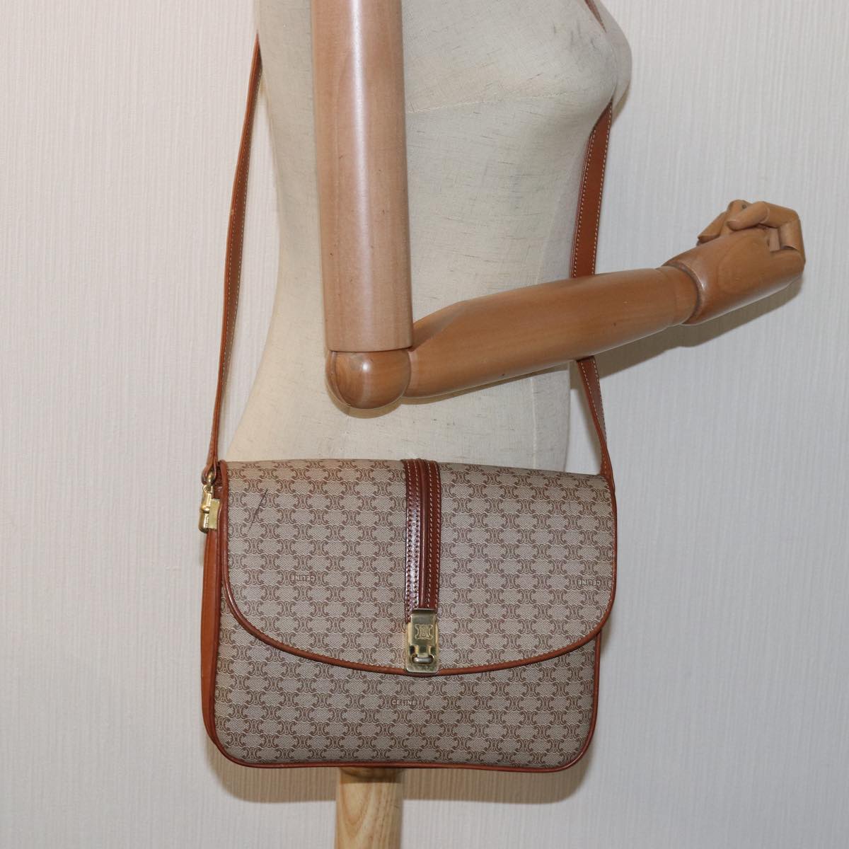 CELINE Macadam Canvas Shoulder Bag Beige Auth 80570