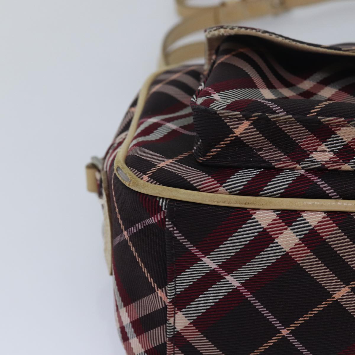 BURBERRY Nova Check Blue Label Shoulder Bag Nylon Red Auth 80617