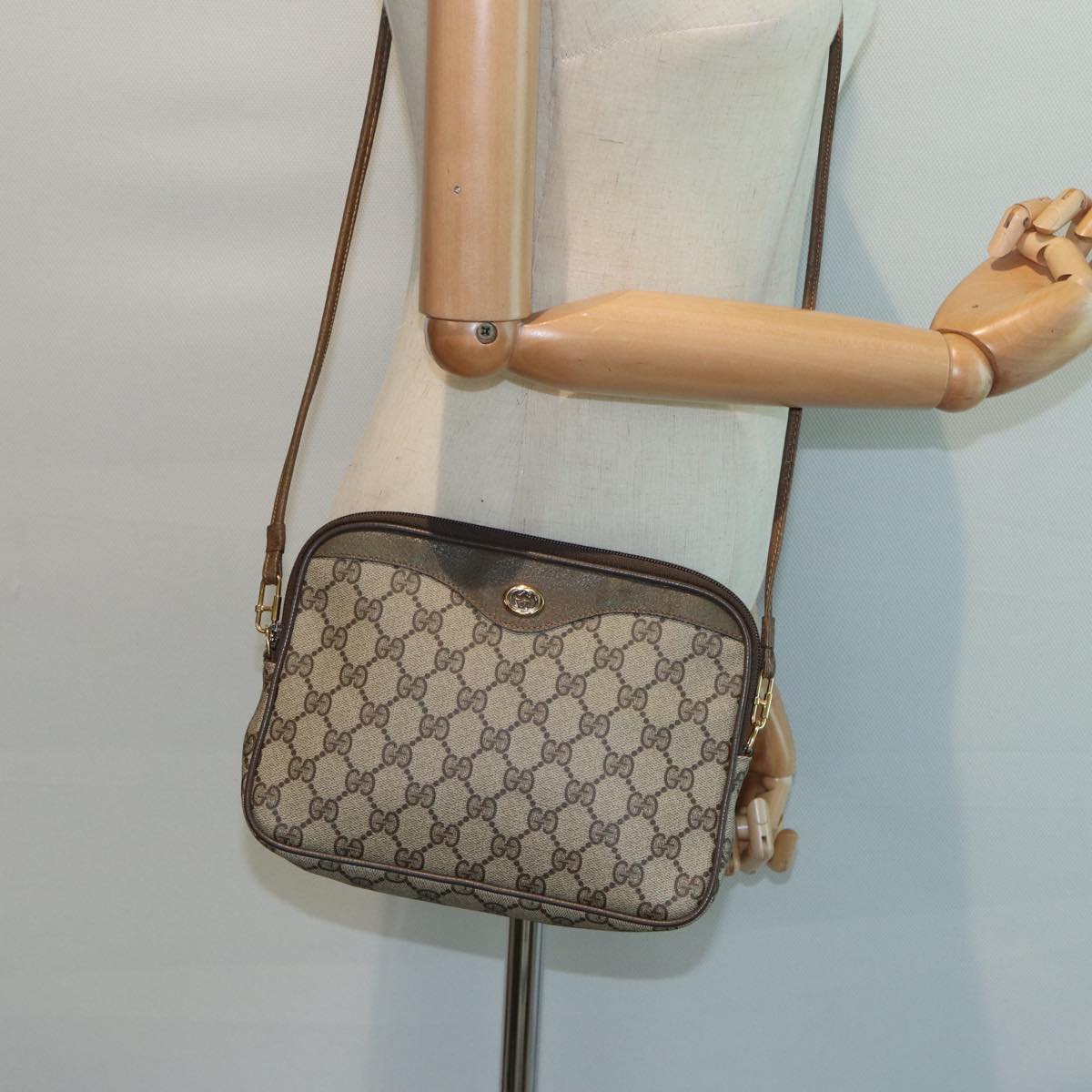 GUCCI GG Supreme Shoulder Bag PVC Leather Beige Auth 80689