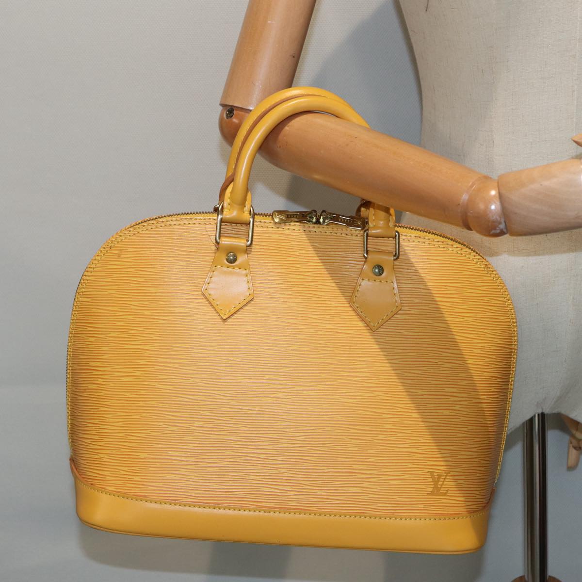 LOUIS VUITTON Epi Alma Hand Bag Yellow M52149 LV Auth 80695