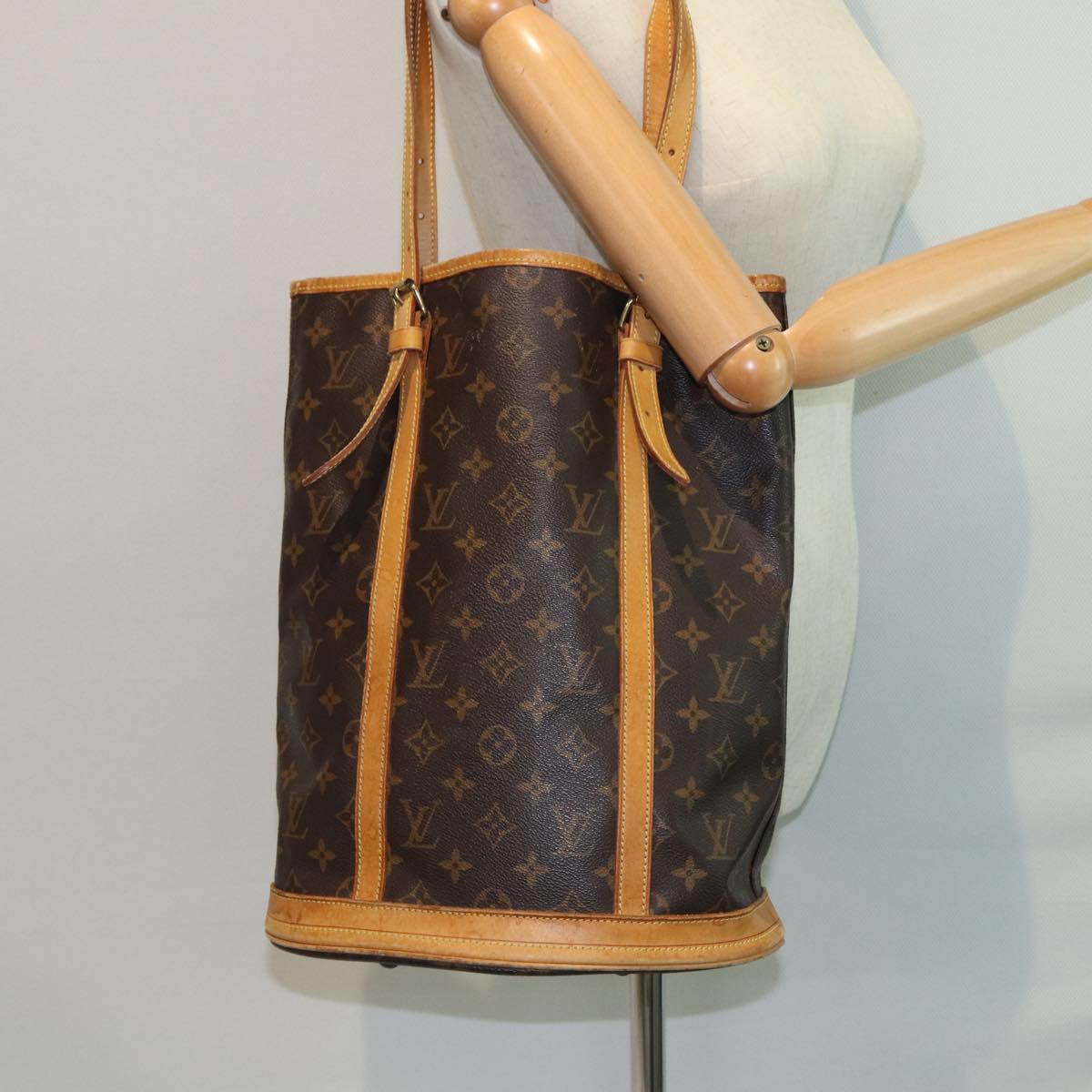 LOUIS VUITTON Monogram Bucket GM Shoulder Bag M42236 LV Auth 80748