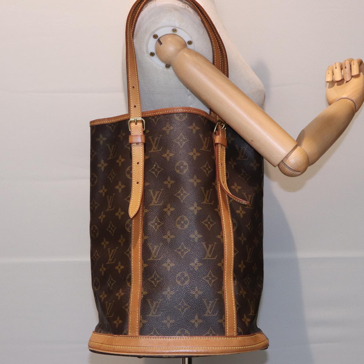 LOUIS VUITTON Monogram Bucket GM Shoulder Bag M42236 LV Auth 80759