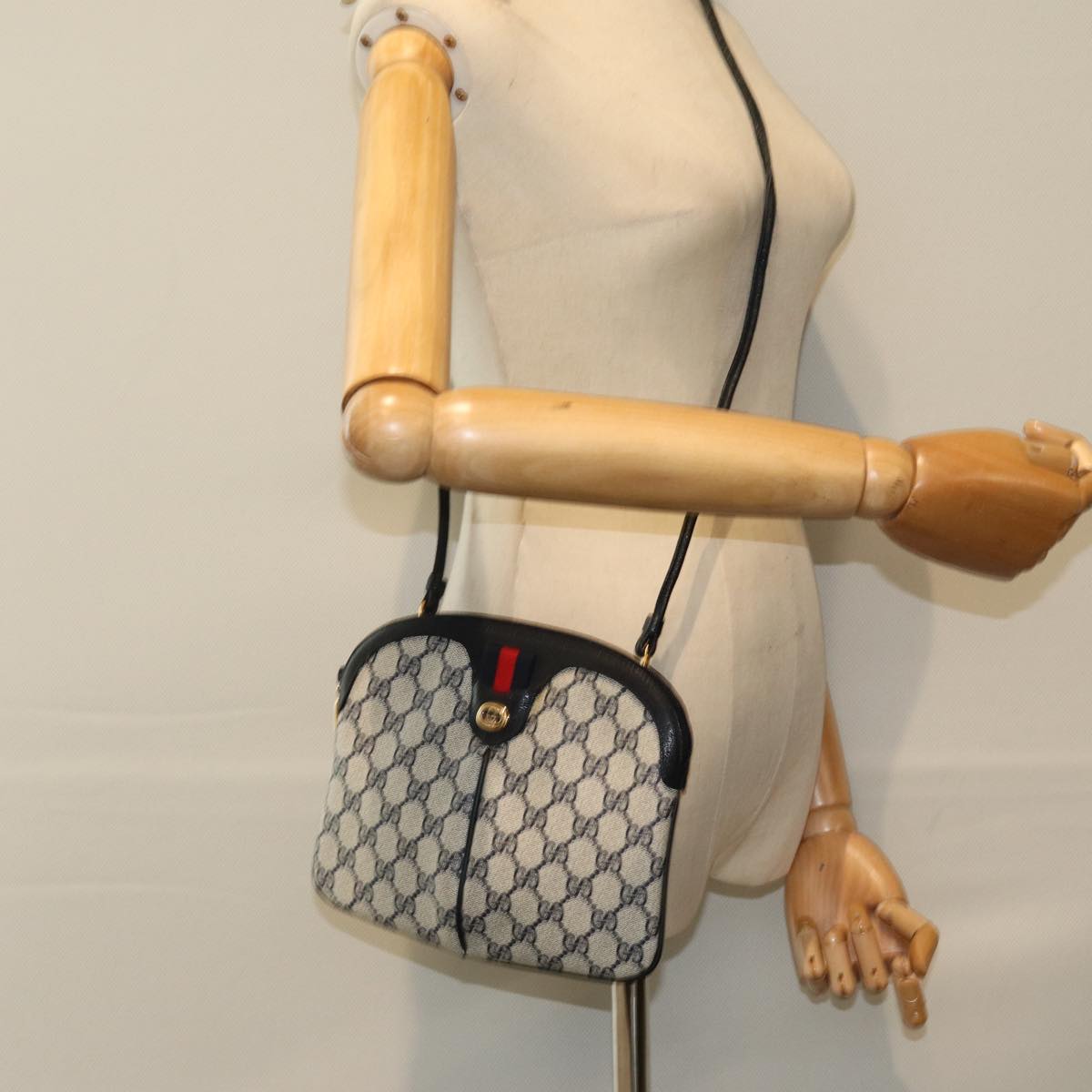 GUCCI GG Supreme Shoulder Bag PVC Leather Navy 904 02 047 Auth 80808