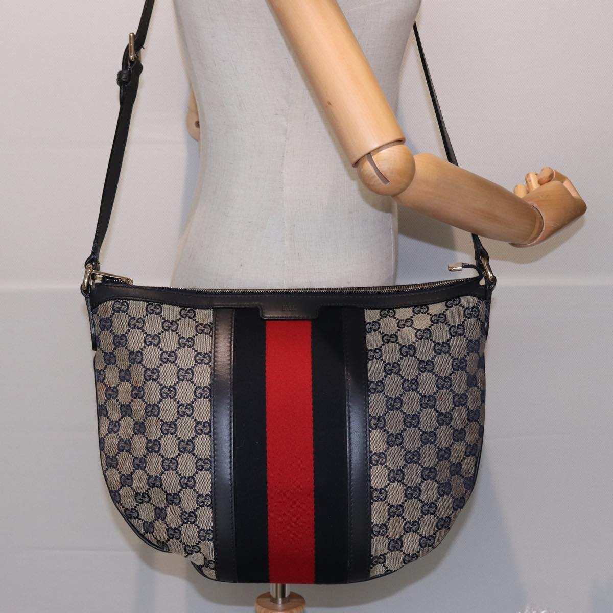 GUCCI GG Canvas Sherry Line Shoulder Bag Navy Red 257032 Auth 80828