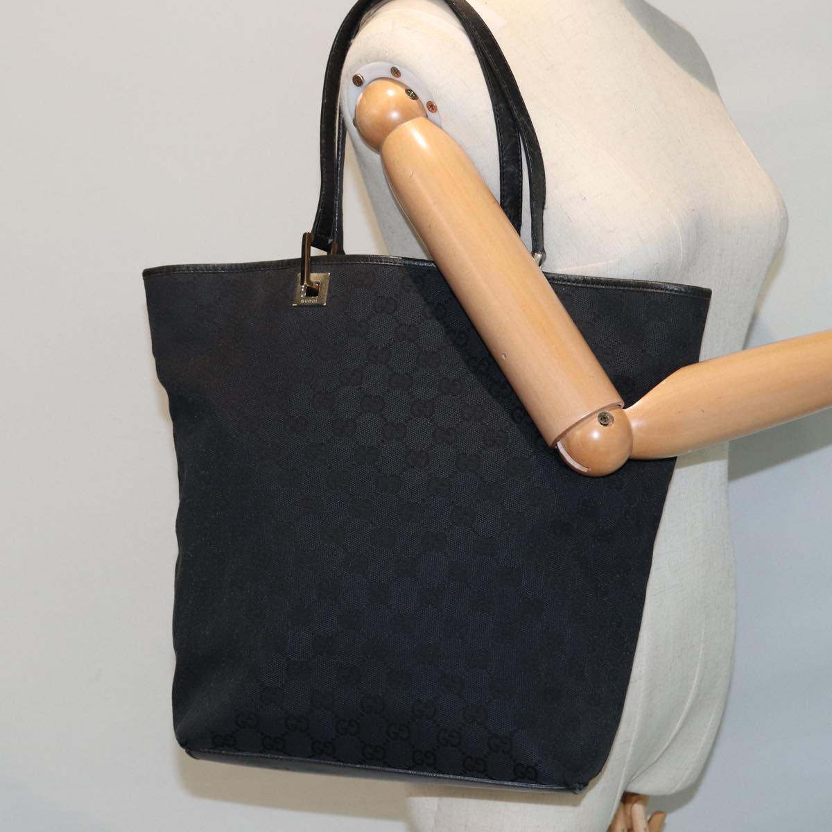 GUCCI GG Canvas Tote Bag Black 002 1098 002404 Auth 80833