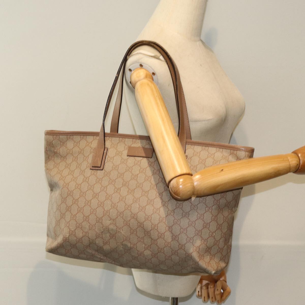 GUCCI GG Supreme Tote Bag PVC Leather Beige 211137 Auth 80851