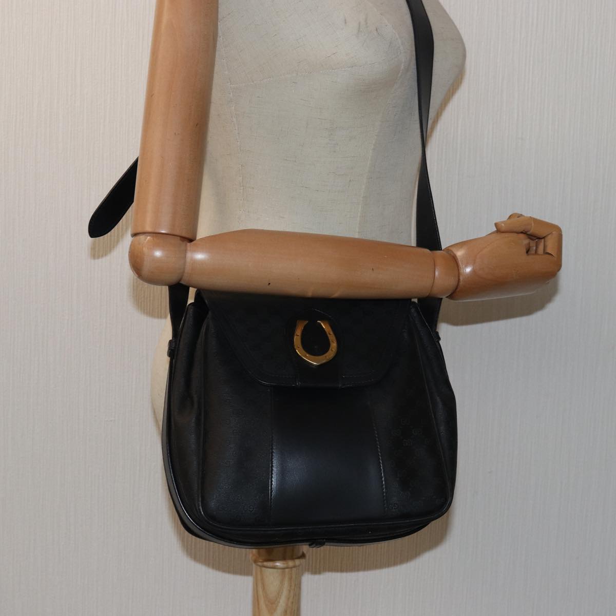 GUCCI Micro GG Supreme Shoulder Bag PVC Black Auth 80932